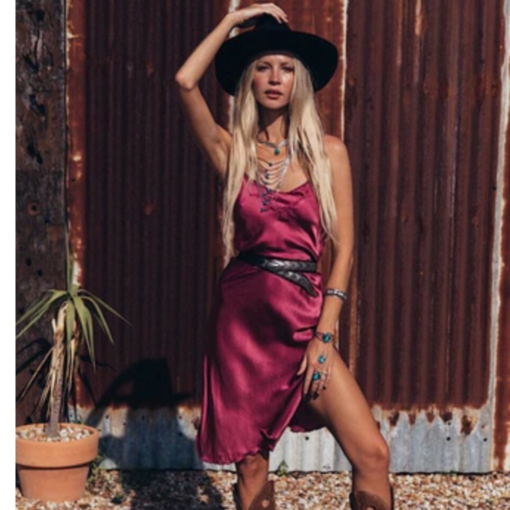 NWT Chasing Unicorns Hibiscus slip